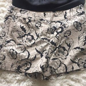 Ann Taylor LOFT size 2 4" Short Khaki Chinos